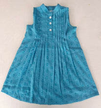 Robe Dobby cœur bleu avec plis pour enfants et nourrissons