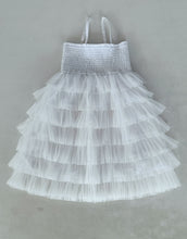 Robe en tulle blanche à plusieurs niveaux avec volants en filet de nylon et bretelles réglables