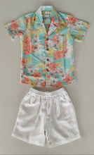 Chemise unisexe en coton imprimé turquoise pour enfant avec short blanc assorti