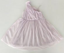 Elegante abito in tulle di nylon monospalla color lavanda con fodera in cotone per bambini e neonati