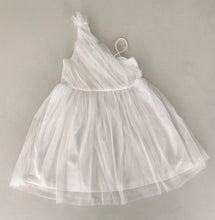 Elegante abito bianco in tulle di nylon monospalla con fodera in cotone per bambini e neonati