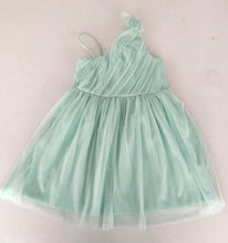 Robe élégante en tulle et nylon à une épaule vert menthe avec doublure en coton pour enfants et nourrissons