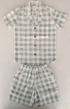 Set unisex da bambino con camicia e pantaloncini in cotone a quadri color salvia