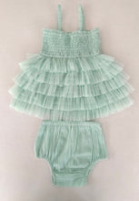 Abito in tulle a strati blu menta con volant in rete di nylon e spalline regolabili