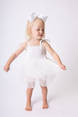 Barboteuse à volants pour bébé de couleur unie en tulle blanc