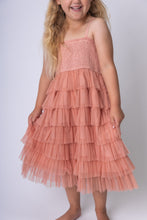 Robe en tulle à plusieurs niveaux rose poudré avec volants en filet de nylon et bretelles réglables